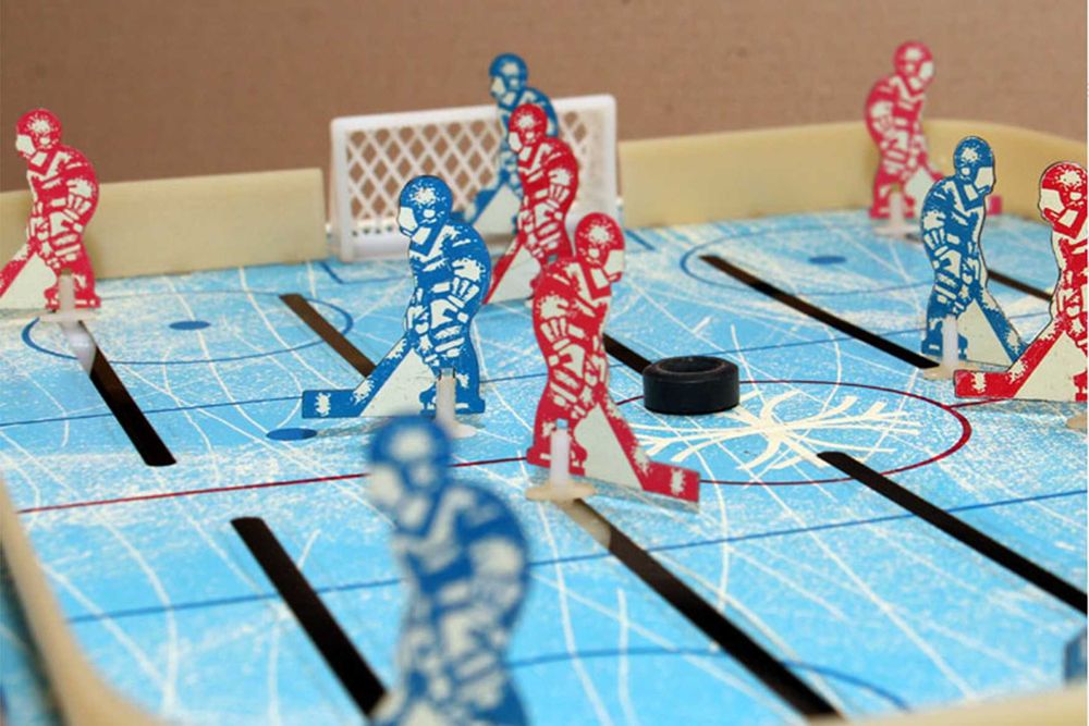 Хоккеисты и ворота от игры Хоккей СССР, только то что на фото 1 и 2