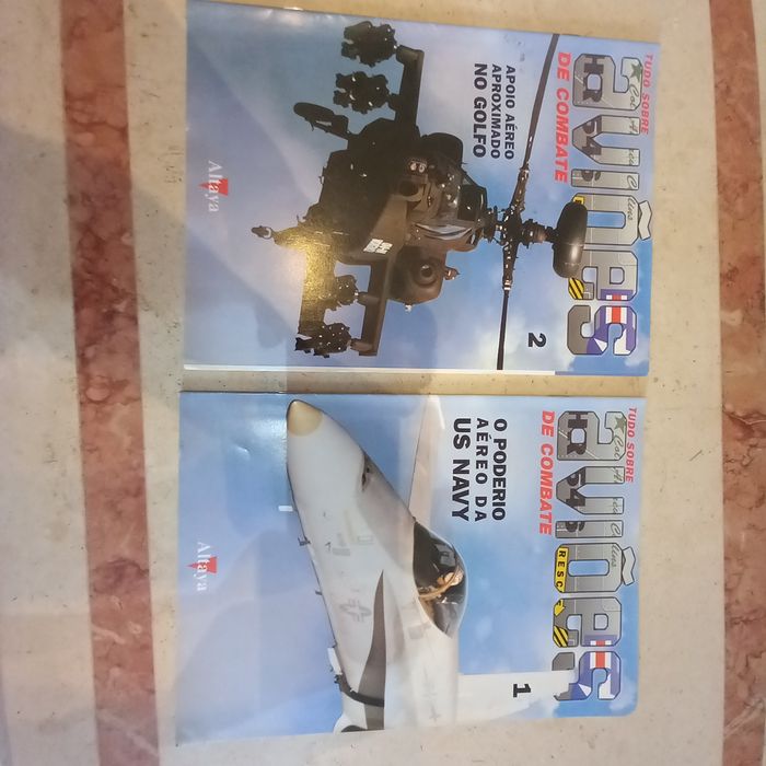 Vendo 12 fascículos de Aviões de Combate a muito bom preço