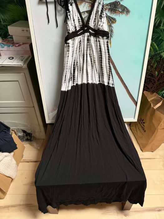 Piękna sukienka m marki calzedonia