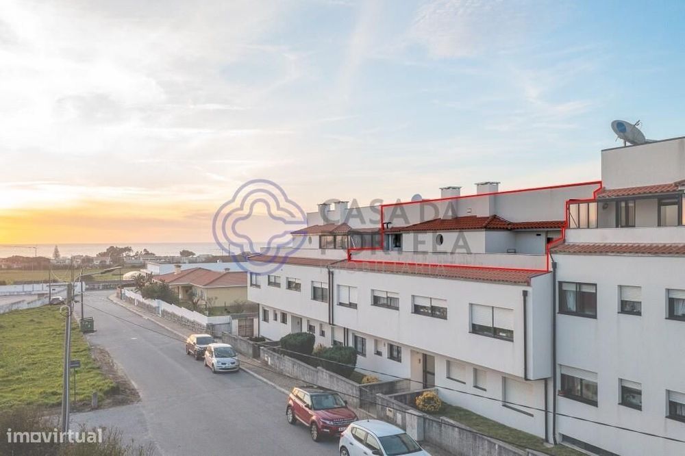 Apartamento T4 em Arcozelo com Terraço e Vistas Mar | Garagem 2 Carros