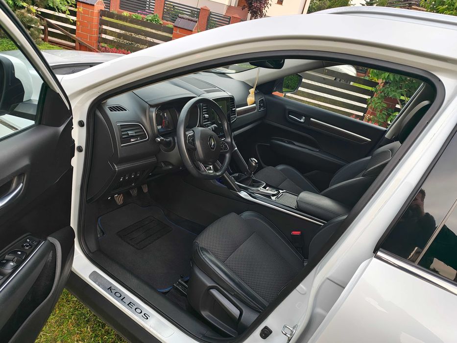 Koleos, 177KM, 4x4, w ciągłym użytkowaniu, wygląda bardzo dobrze...