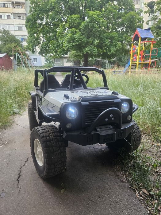 Продам електромобіль джип