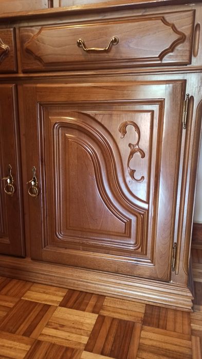 Mesa 4 cadeiras e Cristaleira