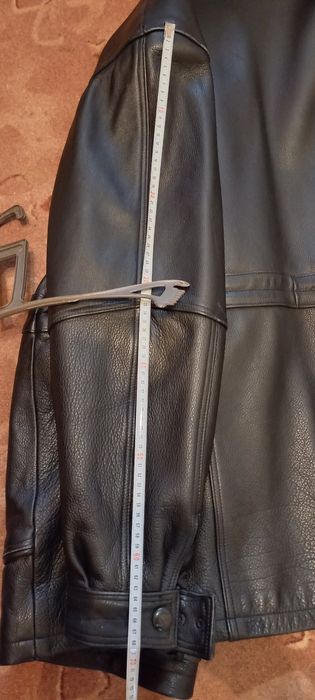 Продам шкіряну куртку( кожанку) 4xL  (64 розміру)о