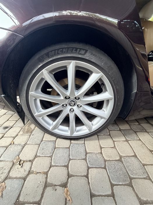 Продам Jaguar xj