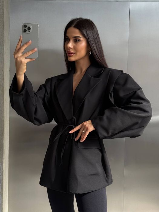 Пиджак оверсайз.