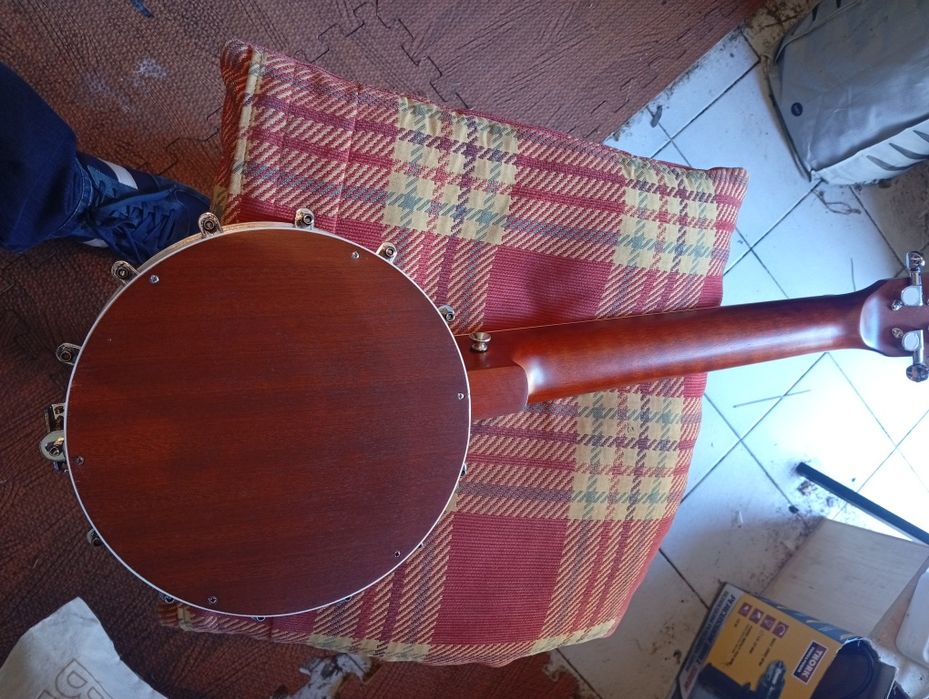 Banjo de 6 cordas sem qualquer uso. Como novo.