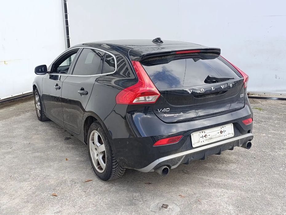 Para peças VOLVO V40 Hatchback