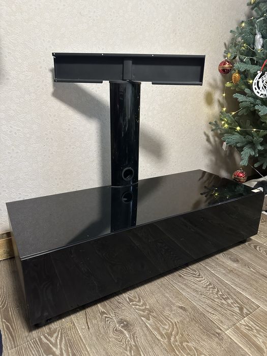 Тумба під ТВ зі склом і кронштейном | 110×44×30