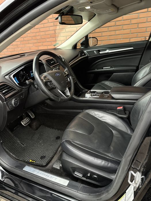 Ford Fusion Hybrid Titanium 2018