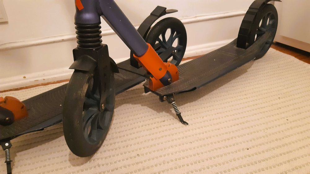 Trotinetes dobráveis com travões