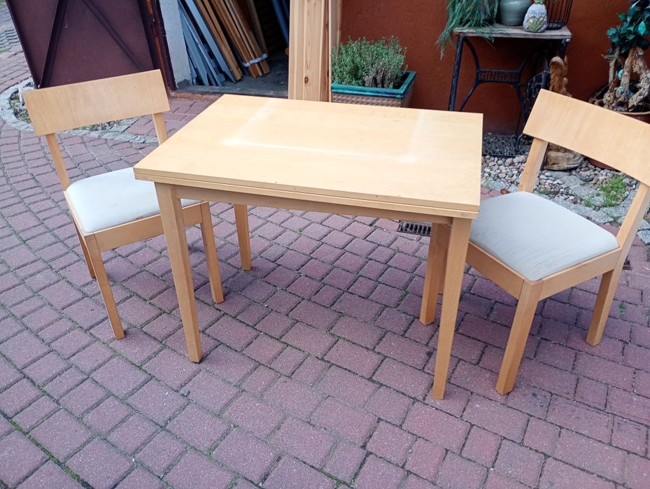 Stół rozkładany Ikea z krzesłami