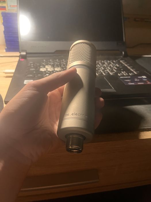 Студійний конденсаторний мікрофон SE2200-А
