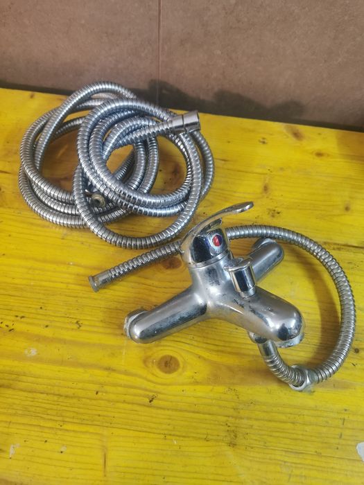 Dual-Outlet Mixer Faucet + Hoses64750647110402122