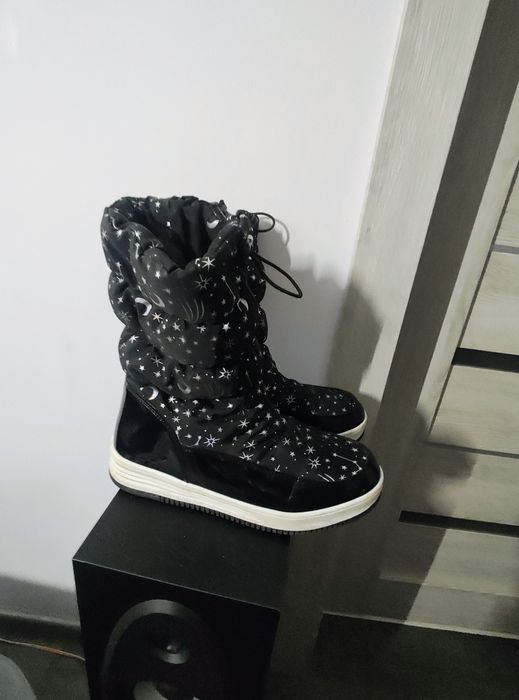 Взуття б/в жіноче 36-37 р