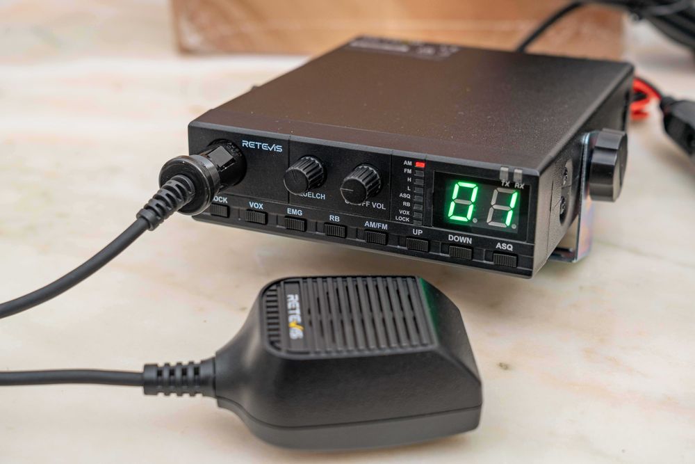Radio CB móvel 40 canais em AM e FM, 4 Watts, novo na embalagem