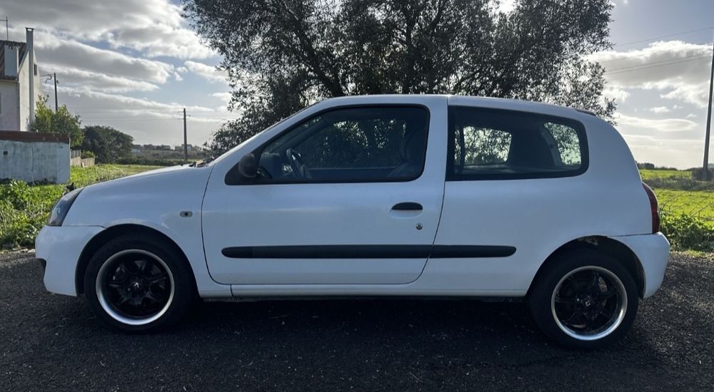 Renault Clio 1.5 DCI comercial