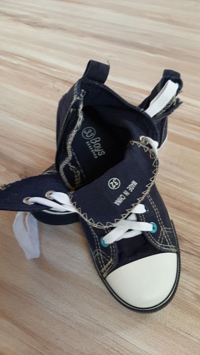 Wysokie trampki r 33