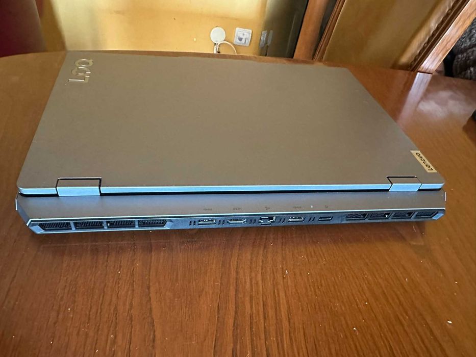 Portátil Lenovo LOQ Gaming (9ª Geração) 15IRX9-967 15.6" Luna Grey