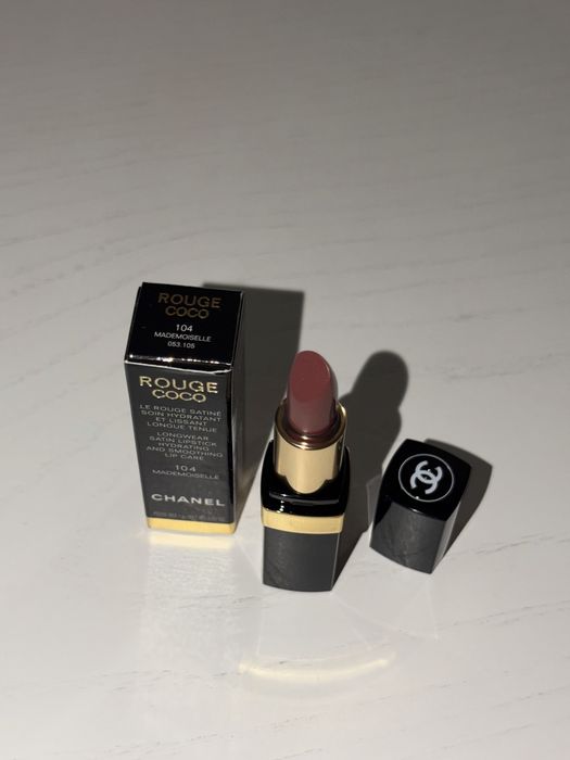 Помада Chanel ,блеск