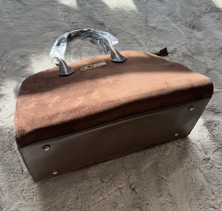 Torebka Guess czekoladowa