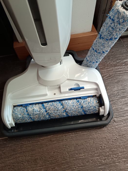Aspirador Nilfisk Combi 2 em 1 (Aspira e Lava) – Como Novo