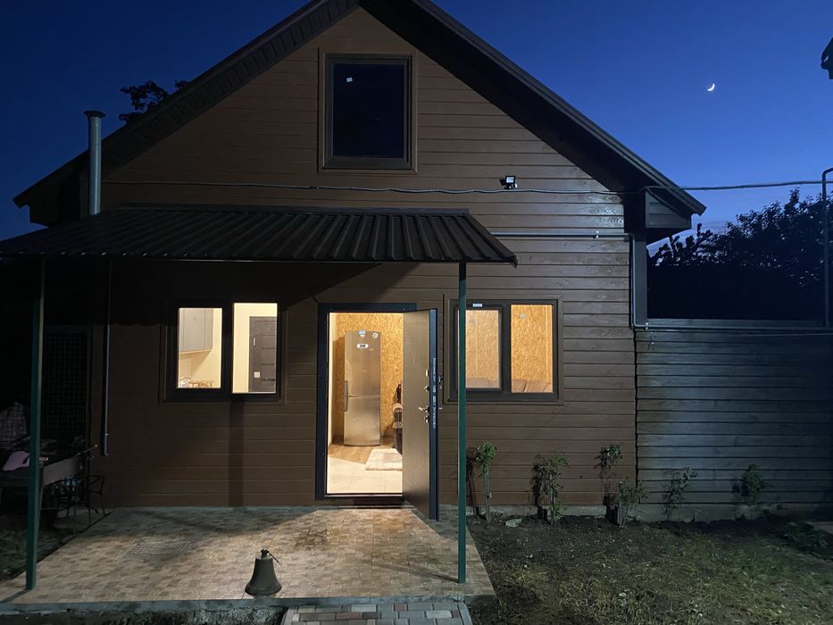 Будинок біля моря подобово