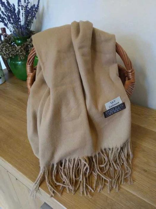Nowy, beżowy szal 100% virgin wool camel