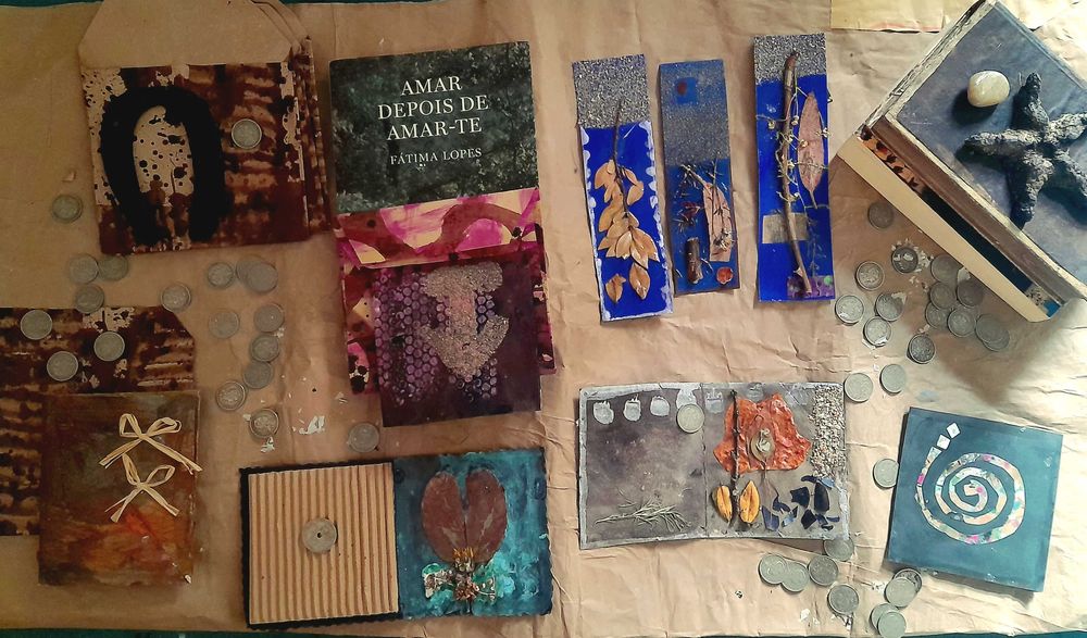 Cartão pintado a mão , uso para momentos especiais ou festivos.