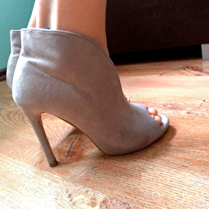 Botki szare z wycięciem VICES