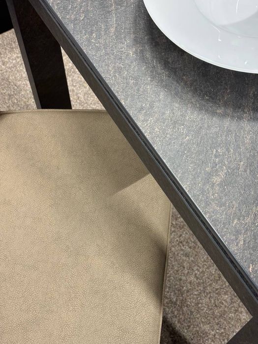 Rozkładany stół z laminatu EGGER 70*110/+47