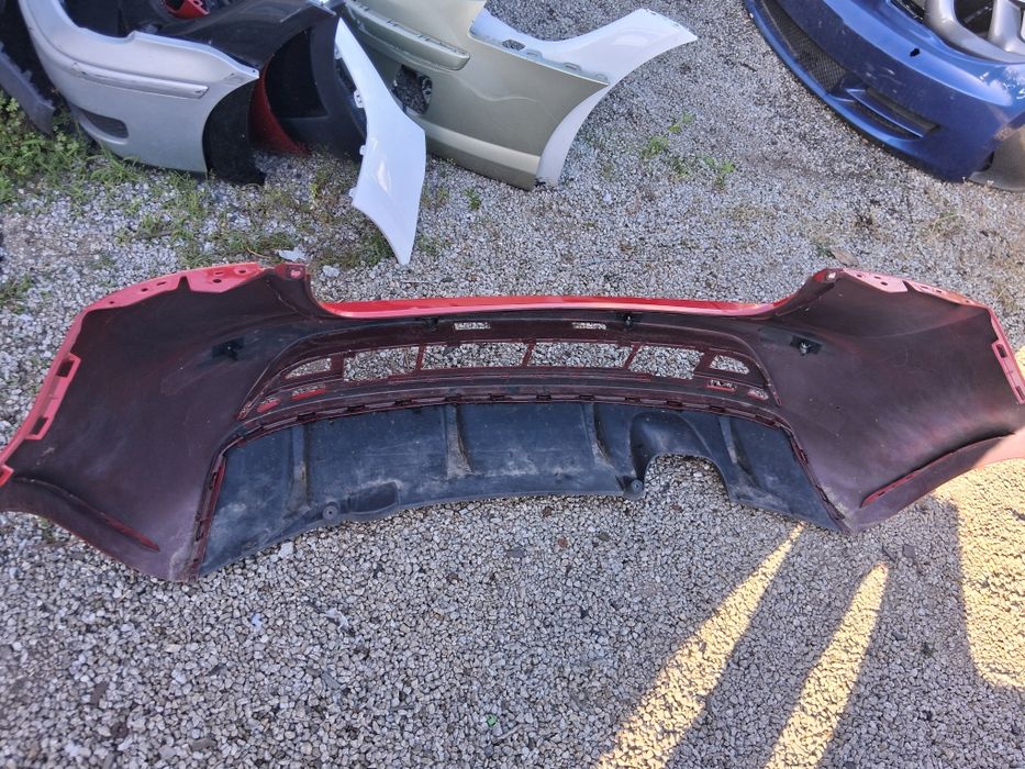 Para-choques Seat IBiza FR ano 2010 a 2014 modelo 5 portas usado com danos