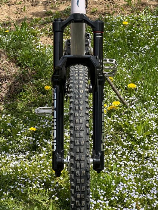 Вилка Rock shox domain RC 2024