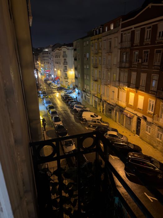 2 Quartos para alugar arroios  Lisboa  preços diferentes 550€ e 400