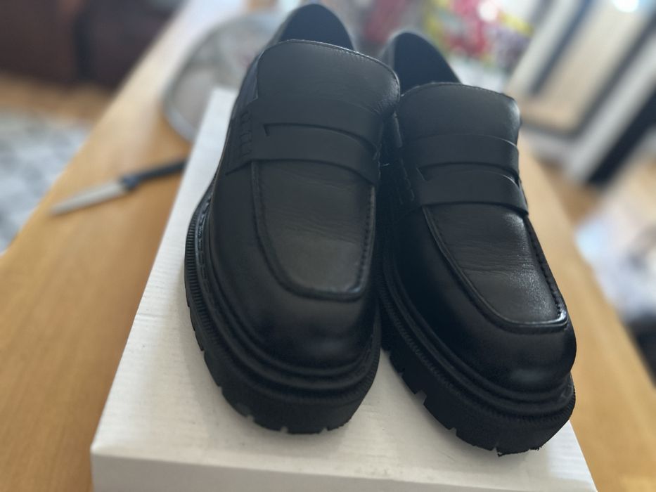 Nowe damskie skórzane półbuty l Loafersy 5th Avenue