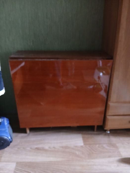 Продам стіл книжка