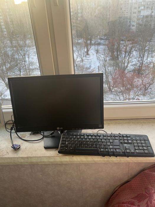 Продам два монитора