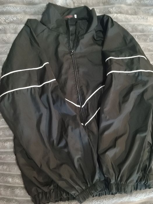 Вітровка жіноча.