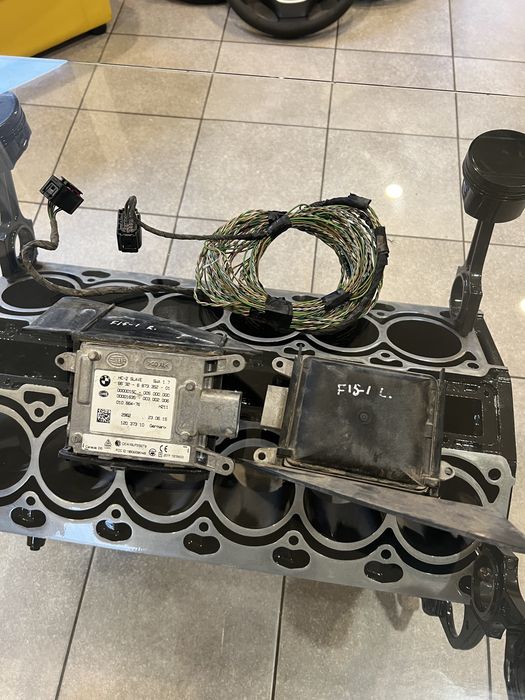 Датчик слепых зон движения bmw f15/16  датчик 6873352 6873351