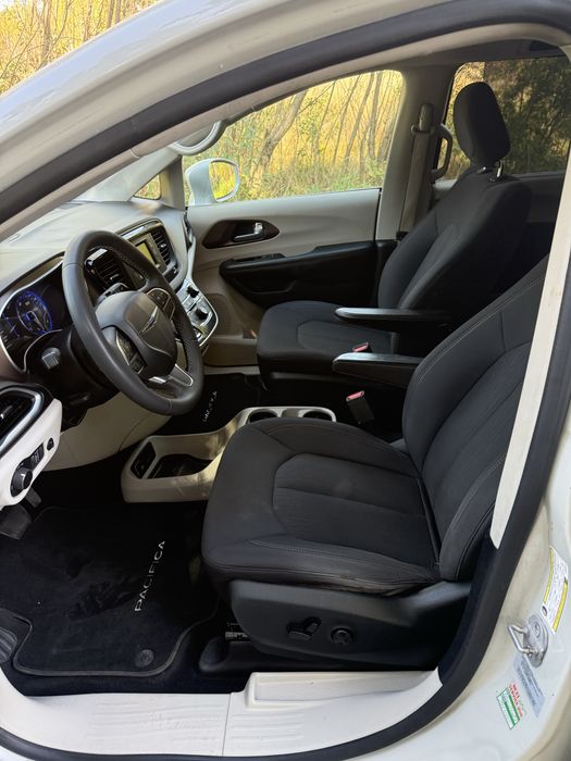 Chrysler Pacifica zarejestrowana po seriwsie