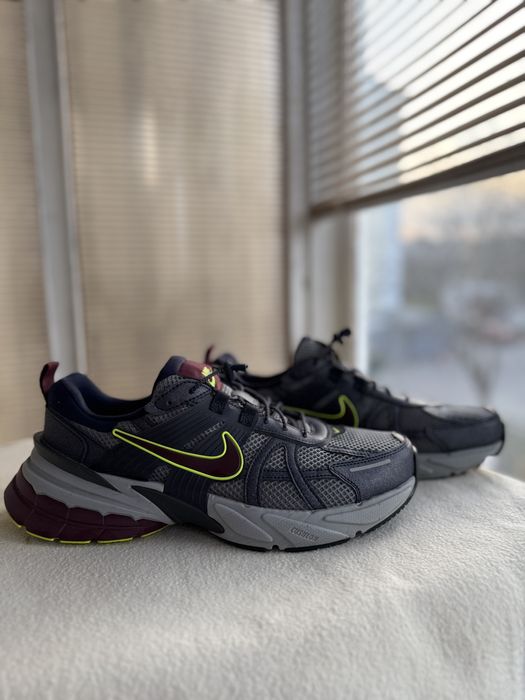 Кросівки Nike V2K Run