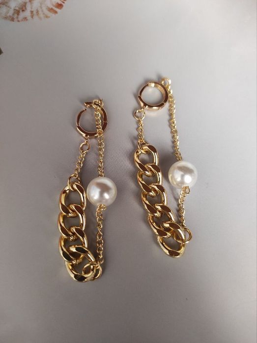 Трендові сережки ланцюжки з перлинами