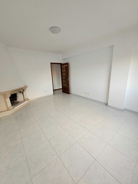 T2 espaçoso; 2 min estação M.Martins