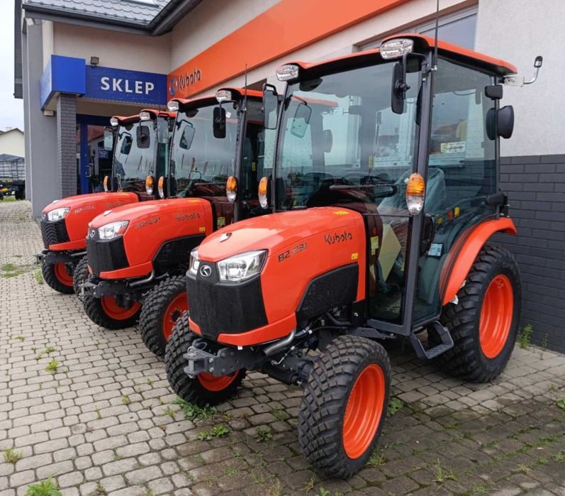 Ciągnik komunalny Kubota B2-231 HST  okazja !!