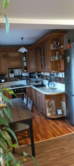 Продам 3-х кімнатну квартиру на Перемоги, 107