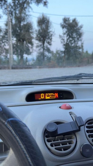 Twingo initiale automático