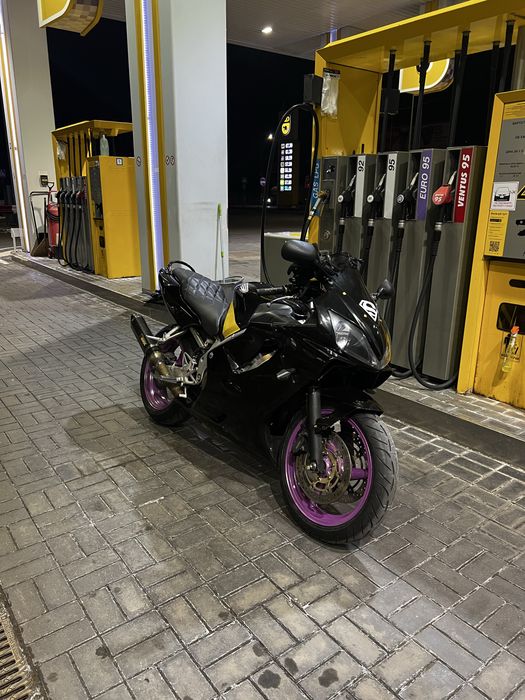 Продам honda f4i 600