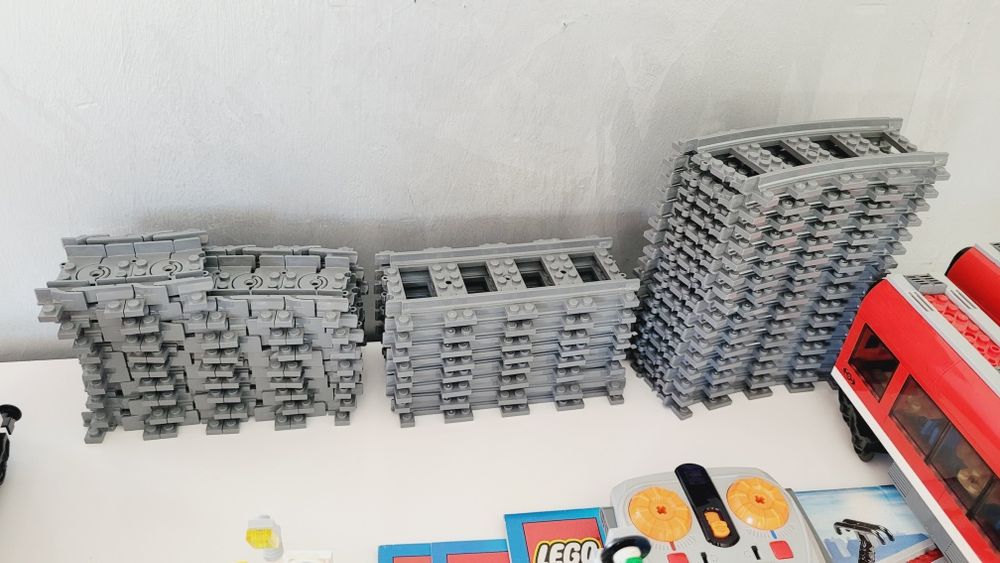 Klocki Lego 7938 Pociąg pasażerski