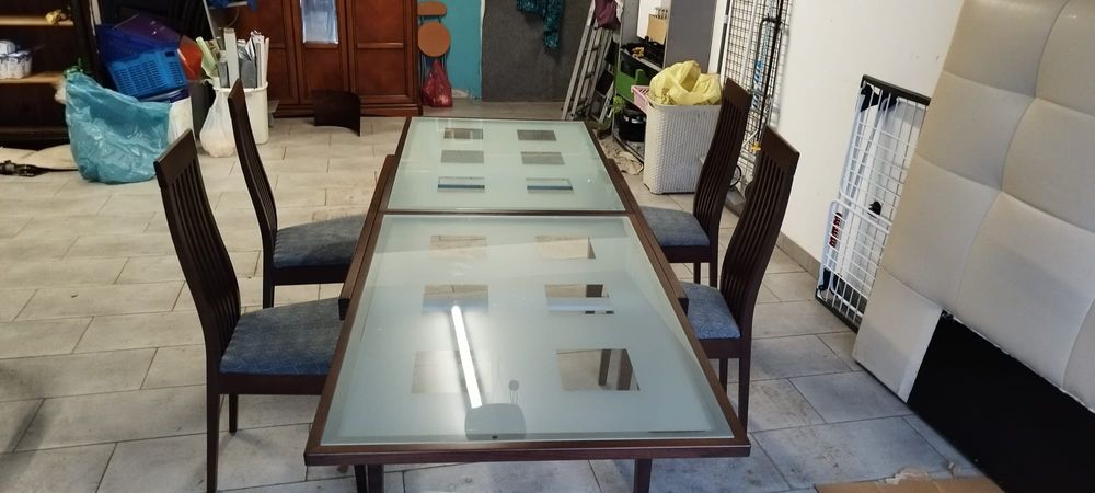 Stół drewniany rozkładany+cztery krzesła