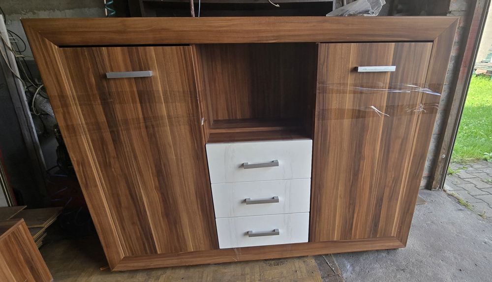 Sprzedam komplet solidnych mebli